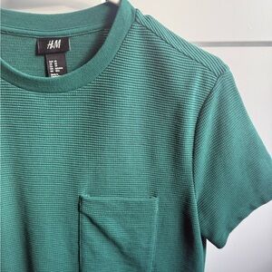 H&M Men’s Short Sleeve Waffle-Knit Pocket Tee